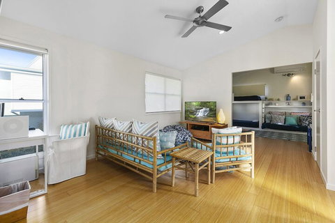 Stunning River House 51 Hilton Esplanade - Hotel Accommodation 4