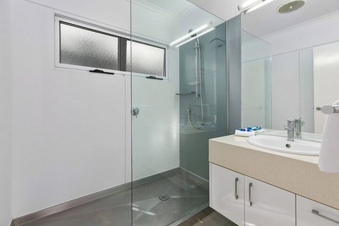 Stunning River House 51 Hilton Esplanade - Hotel Accommodation 5