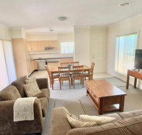 Spacious 2 Bed 2 Bath Villa Central Location Quiet - Hotel Accommodation