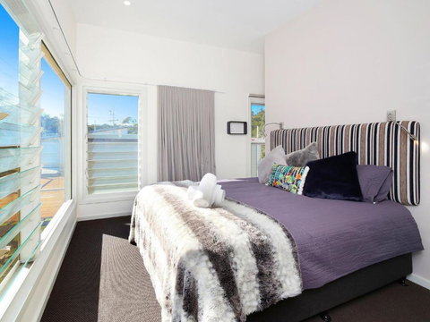 The Wharf House Budgewoi - Hotel Accommodation 5