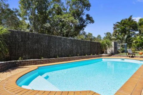 BB233 Banksia Beach Family Home 4 Bedrooms - Hotel Accommodation 4