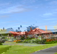 Magnificent Cotillion by Your Innkeeper - Hotel Accommodation