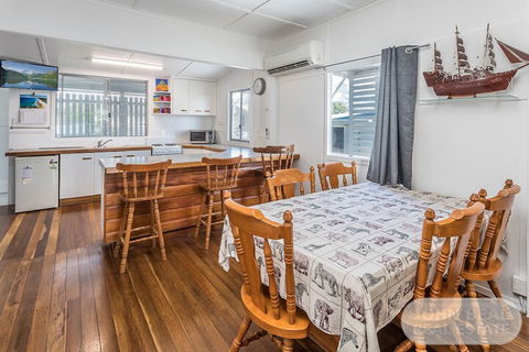 Brighton Waterfront Beach House - Hotel Accommodation 5