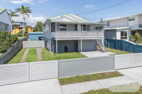 Brighton Waterfront Beach House - Hotel Accommodation 0