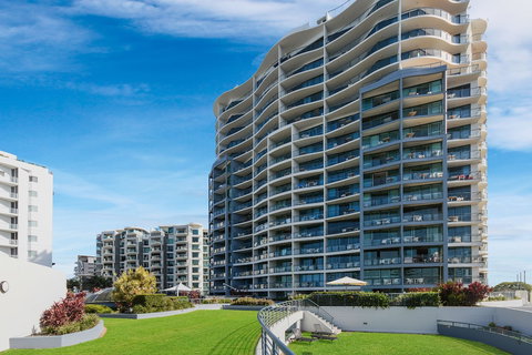 Mant814 - Ocean Views & Sunny Stays - Hotel Accommodation 0