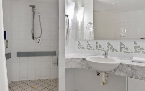 Mant814 - Ocean Views & Sunny Stays - Hotel Accommodation 3