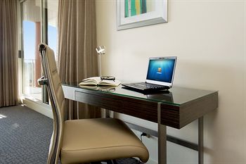 Clifton Suites On Northbourne - Hotel Accommodation 3