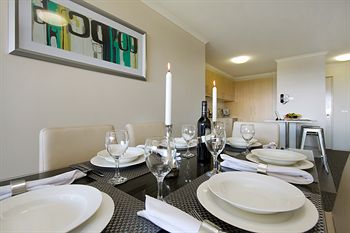 Clifton Suites On Northbourne - Hotel Accommodation 4