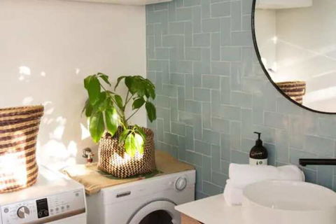 Charming Cottage With Leafy Courtyard - Hotel Accommodation 5