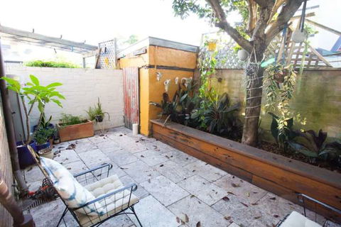 Charming Cottage With Leafy Courtyard - Hotel Accommodation 6