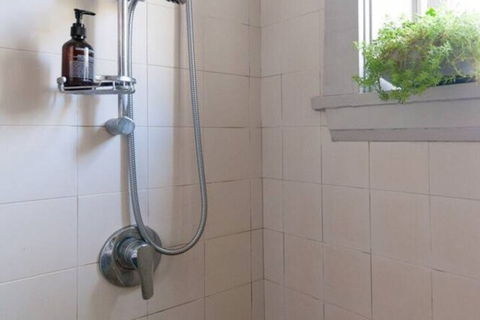 Beautiful Lush & Green Oasis Studio Apartment - Hotel Accommodation 2