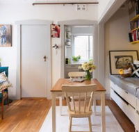Beautiful Lush  Green Oasis Studio Apartment - Hotel Accommodation