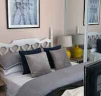 Sun-drenched 1 Bed Studio Apartment In Newtown - Hotel Accommodation