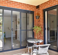 Quiet 1 Bedroom Flat in Concord - Hotel Accommodation