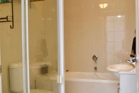 Quiet 1 Bedroom Flat In Concord - Hotel Accommodation 3