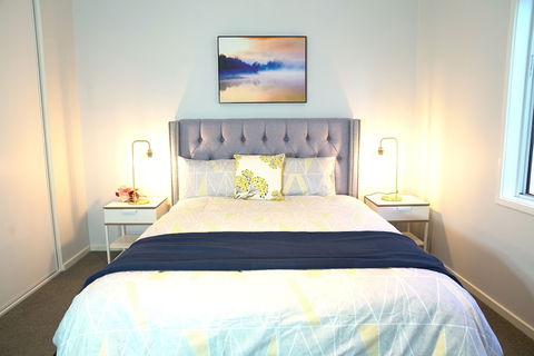 Waterfront Villa In Sanctuary Lakes - Hotel Accommodation 6