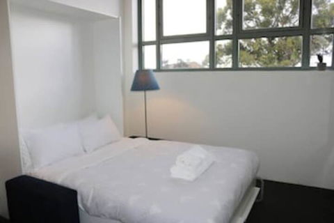 Cosy Newtown Studio Apartment With Swimming Pool - Hotel Accommodation 6