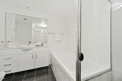 HomeHotel Stylish 3 Bed Clean & Comfort - Hotel Accommodation 2