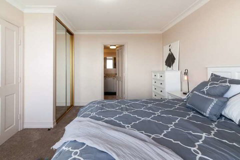 Milsons Point Apartment With Harbour Bridge Views - Hotel Accommodation 3