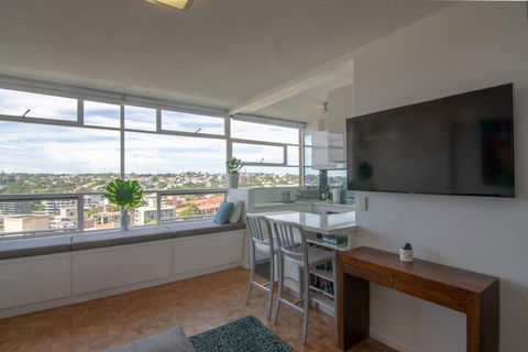 Bright 1 Bedroom Studio With Amazing City Views - Hotel Accommodation 7