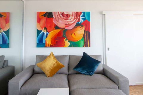 Bright 1 Bedroom Studio With Amazing City Views - Hotel Accommodation 4