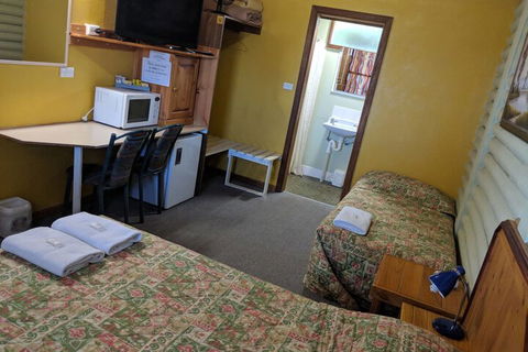 Pinehaven Motel - Hotel Accommodation 2
