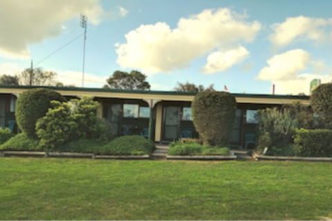 Pinehaven Motel - Hotel Accommodation 0