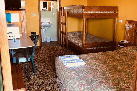 Pinehaven Motel - Hotel Accommodation 4