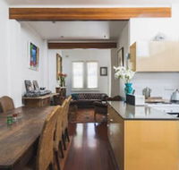 Surry Hills Terrace with Hot Tub - Hotel Accommodation