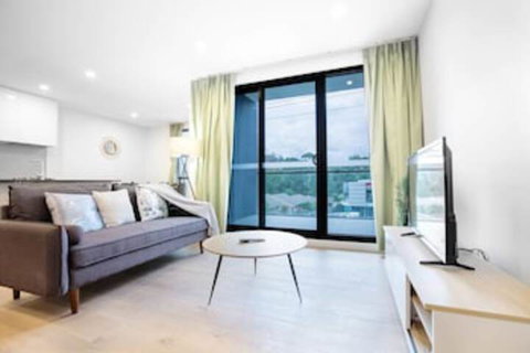 Trendy 2 Bedroom In Ringwood/Eastland With Parking - Hotel Accommodation 0