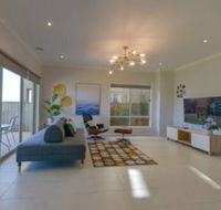 Luxury Waterfront Grand Villa in Melbourne - Hotel Accommodation