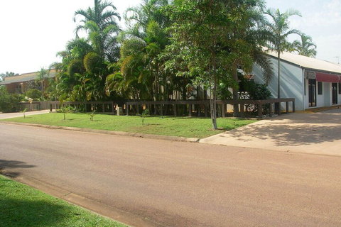 Ash Palms Motor Inn - Hotel Accommodation 4