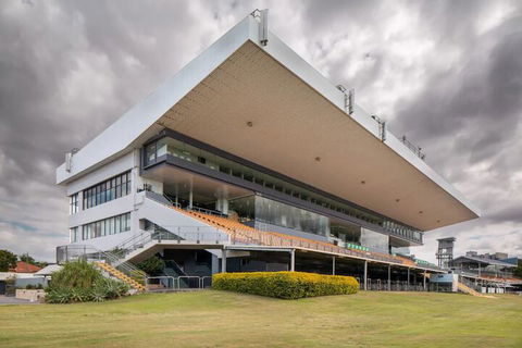 Peaceful 3 Bedroom Apartment In Ascot - Hotel Accommodation 1