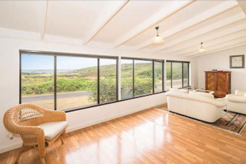 Storm Bay Cottage - Hotel Accommodation 2