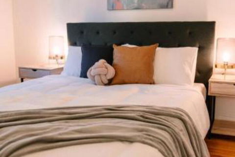 A Wave Away At Glenelg Cosy Unit Near The Beach - Hotel Accommodation 7