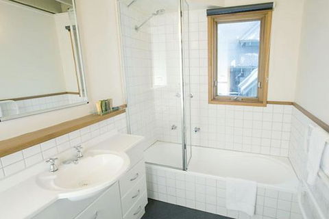 Eagles Nest - Hotel Accommodation 5