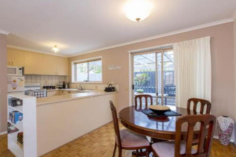 PERFECT On PYMBLE AVE - Hotel Accommodation 3