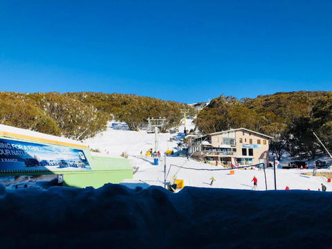 East 302 St. Falls - Hotel Accommodation 4