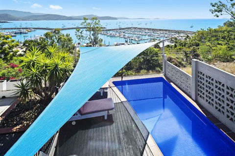 A Point Of View Airlie Beach - Hotel Accommodation 0