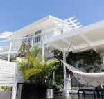White Beach Cottage