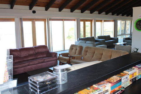 Illawong Lodge By The Sea - Hotel Accommodation 1