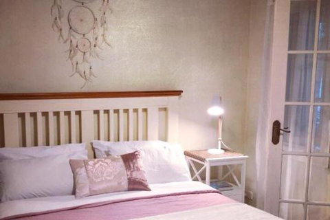 Eumundi Stay ( & Double Person Spa Bath) - Hotel Accommodation 2