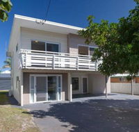 SeaHaven 2 Richardson Ave Large home with Aircon Smart TV WIFI Netflix  Boat Parking - Hotel Accommodation