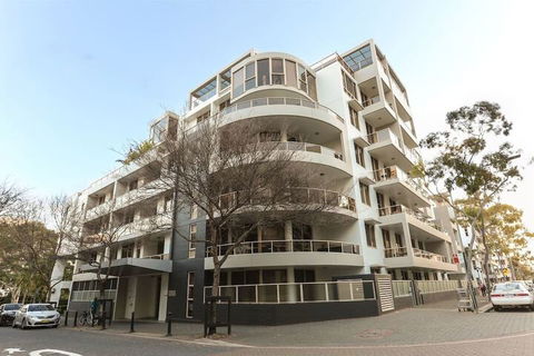 Beautiful Home 2beds Apt @waterloo-close To CBD - Hotel Accommodation 1