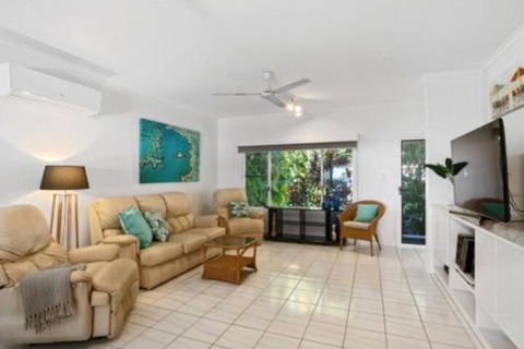 Seabreeze Beachfront Clifton - Hotel Accommodation 3