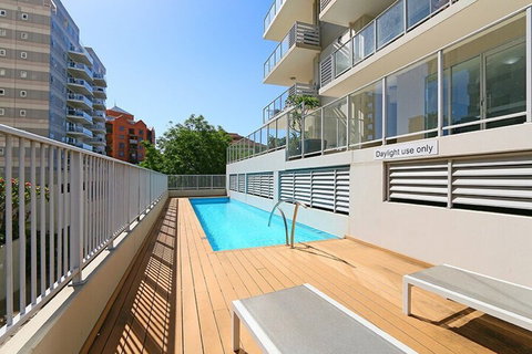Stunning Two-storey Apartment In Perth's CBD - Hotel Accommodation 6