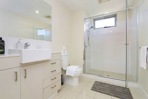 Stunning Two-storey Apartment In Perth's CBD - Hotel Accommodation 7