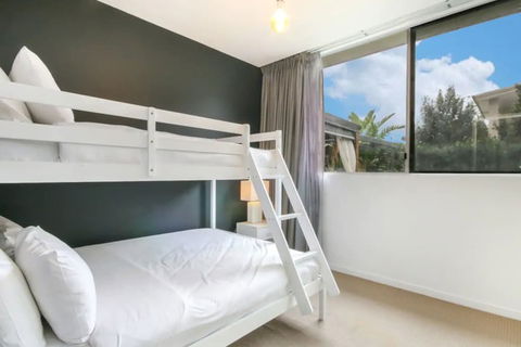 Spacious 2 Bedroom Apartment In Ascot With Large Private Garden - Hotel Accommodation 1