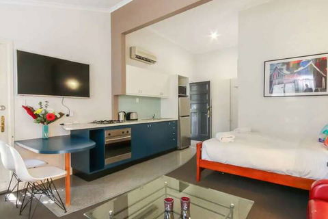 Comfortable Studio Near New Farm Park - Hotel Accommodation 1