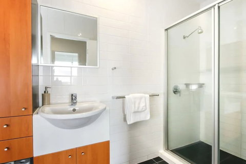 Large 3 Bedroom Apartment With River Views Near The Stadium - Hotel Accommodation 7